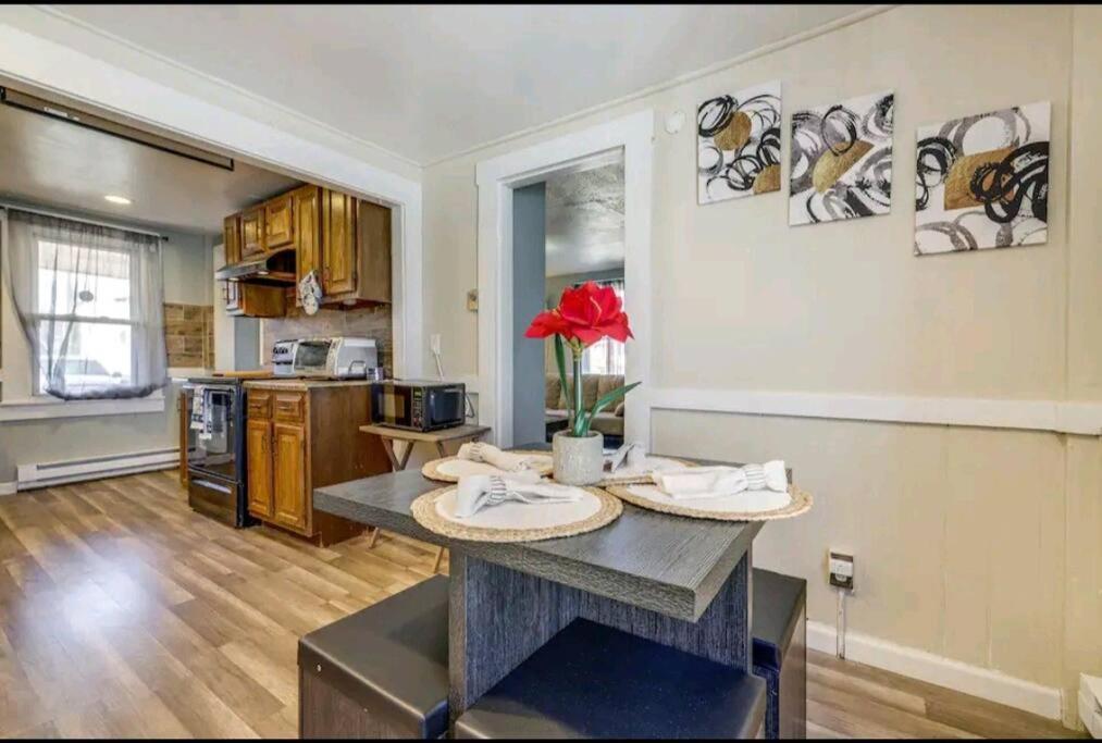 Comfortable Home Away From Home Іст-Хартфорд Екстер'єр фото